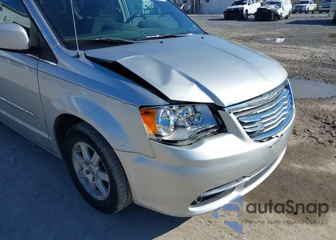 2012 Chrysler Town & Country Touring z USA, uszkodzony, nr VIN 2C4RC1BG1CR158310